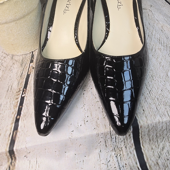 CABRIZI HOLLY CROC EMBOSSED GLOSSY BLACK HEELS PUMPS WOMENS 7.5 EUC - Picture 4 of 13